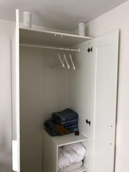 Prachtig Guesthouse Aan Het Water Almere Luaran gambar
