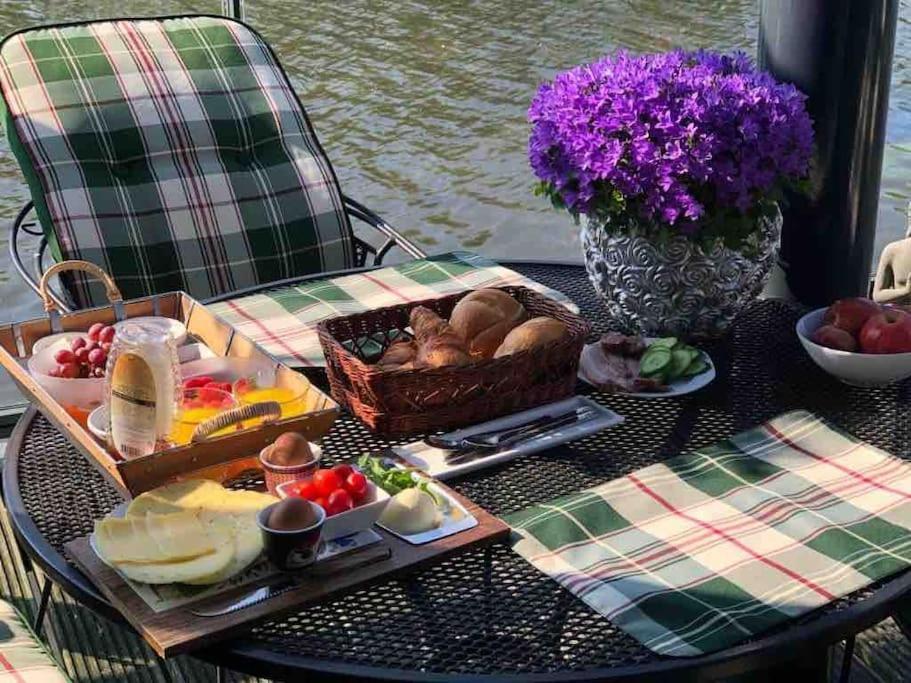 Prachtig Guesthouse Aan Het Water Almere Luaran gambar